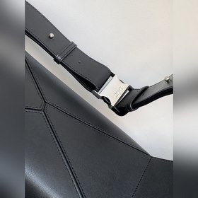 Loewe Новая классическая сумка-поясна