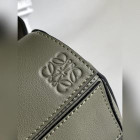 Loewe Новая классическая сумка-поясна