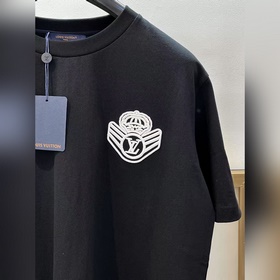 LV  Футболка с вышитым объемным лого