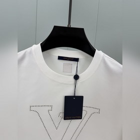 LV  Louis Vuitton Весна-лето LV Фут