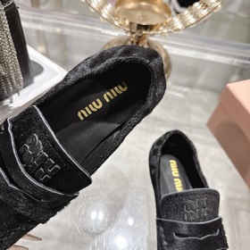 MiuMi 26 — новая модель легких туфель 