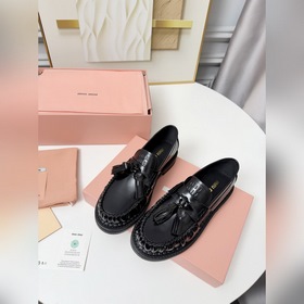 Новая модель Miu 26 из подиумной колле
