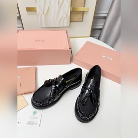 Новая модель Miu 26 из подиумной колле