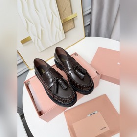 Новая модель Miu 26 с бахромой — лофер