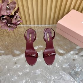Miu： новая коллекция туфель на каблуке