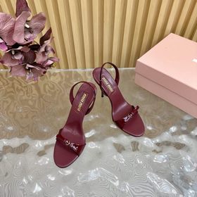Miu： новая коллекция туфель на каблуке