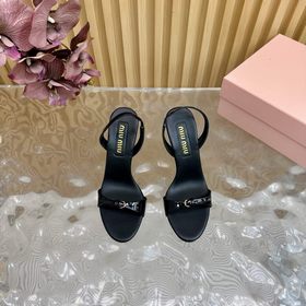 Miu： новая коллекция туфель на каблуке