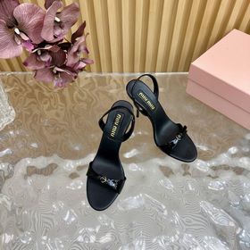Miu： новая коллекция туфель на каблуке