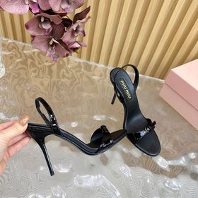 Miu： новая коллекция туфель на каблуке