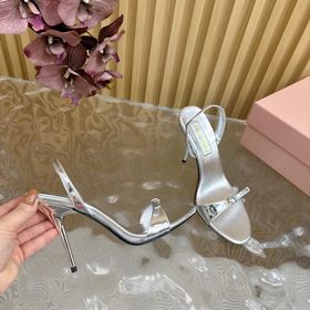 Miu： новая коллекция туфель на каблуке