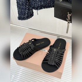 Новая модель Miu 26WF — ажурные босон
