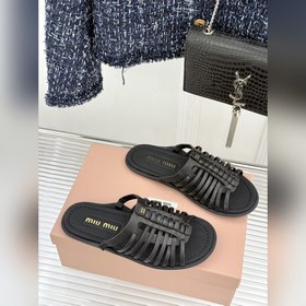 Новая модель Miu 26WF — ажурные босон