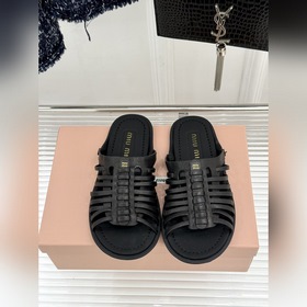 Новая модель Miu 26WF — ажурные босон