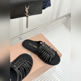 Новая модель Miu 26WF — ажурные босон