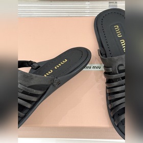 Новая модель Miu 26WF — ажурные босон