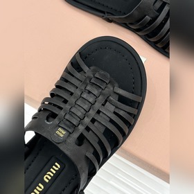 Новая модель Miu 26WF — ажурные босон