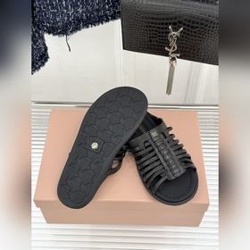 Новая модель Miu 26WF — ажурные босон