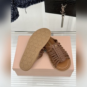 Новая модель Miu 26WF — ажурные босоно