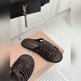 Новая модель Miu 26WF — ажурные санда