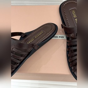 Новая модель Miu 26WF — ажурные санда