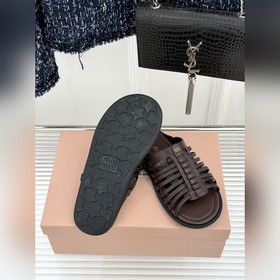 Новая модель Miu 26WF — ажурные санда