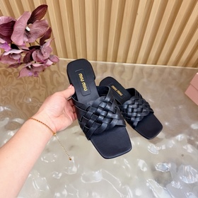 Miu — новая коллекция женских тапочек 