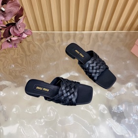 Miu — новая коллекция женских тапочек 