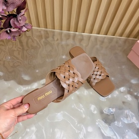 Miu： новая коллекция женских тапочек с