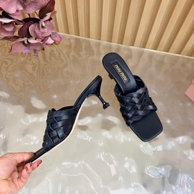 Miu — новая коллекция женских тапочек 