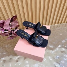 Miu — новая коллекция женских тапочек