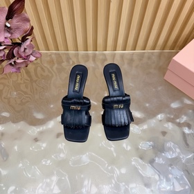 Miu — новая коллекция женских тапочек