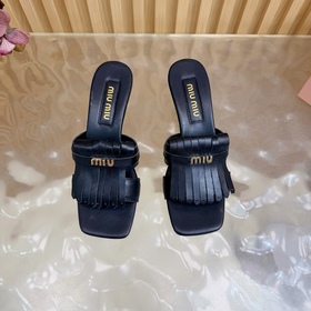 Miu — новая коллекция женских тапочек 