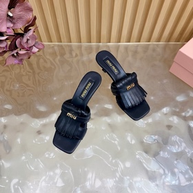 Miu — новая коллекция женских тапочек 