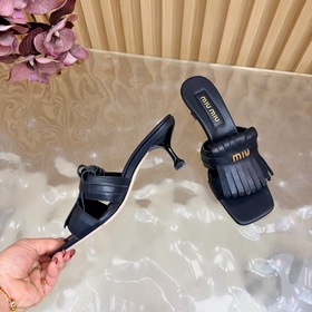 Miu — новая коллекция женских тапочек 