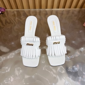 Miu： новая коллекция женских тапочек с