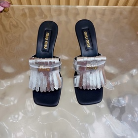 Miu — новая коллекция женских тапочек 