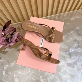 Miu — новая коллекция женских тапочек