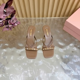 Miu — новая коллекция женских тапочек