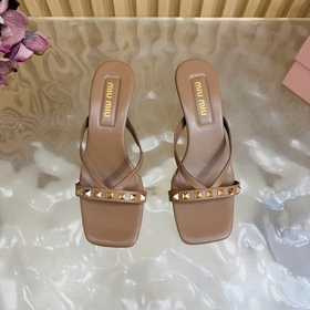 Miu — новая коллекция женских тапочек 
