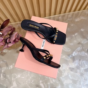 Miu — новая коллекция женских тапочек