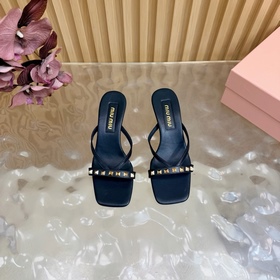 Miu — новая коллекция женских тапочек