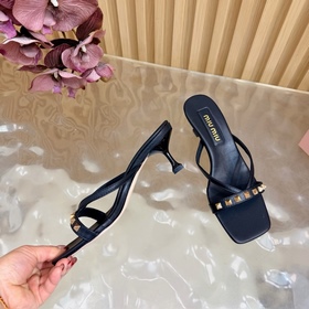 Miu — новая коллекция женских тапочек 