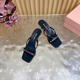 Miu — новая коллекция женских тапочек 