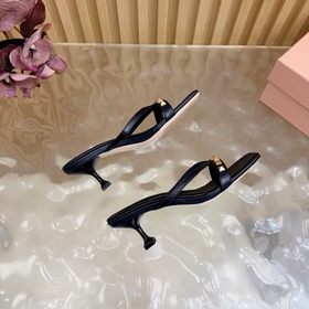 Miu — новая коллекция женских тапочек 