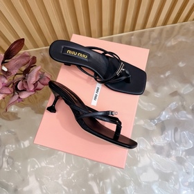 Miu — новая коллекция женских тапочек