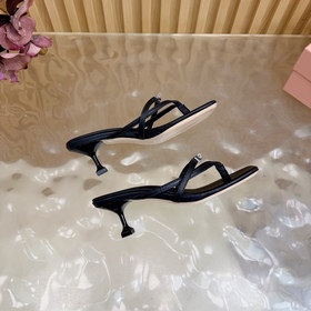 Miu — новая коллекция женских тапочек 