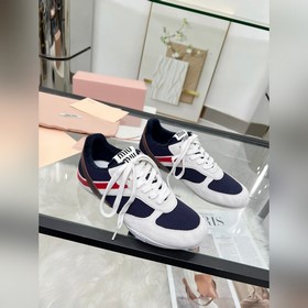Повседневные белые кроссовки Miu — про
