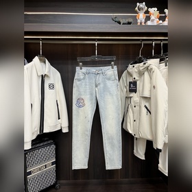 Moncler： эксклюзивная новинка — модные