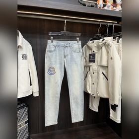 Moncler： эксклюзивная новинка — модные