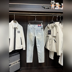 Moncler： эксклюзивная новинка — модные